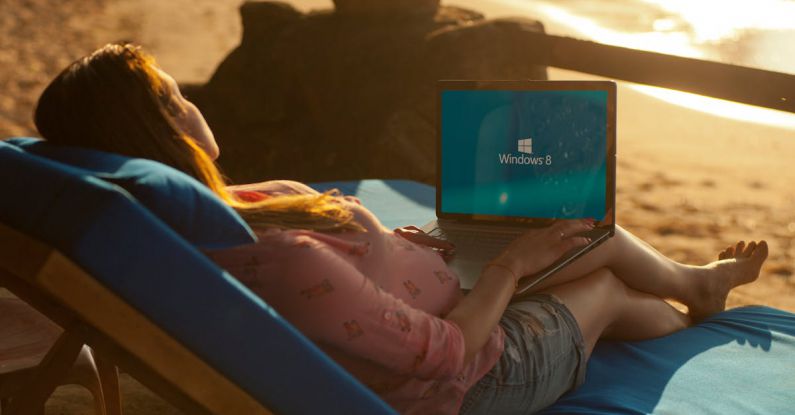 Laptop Beach - Woman Using Gray Laptop on Beach